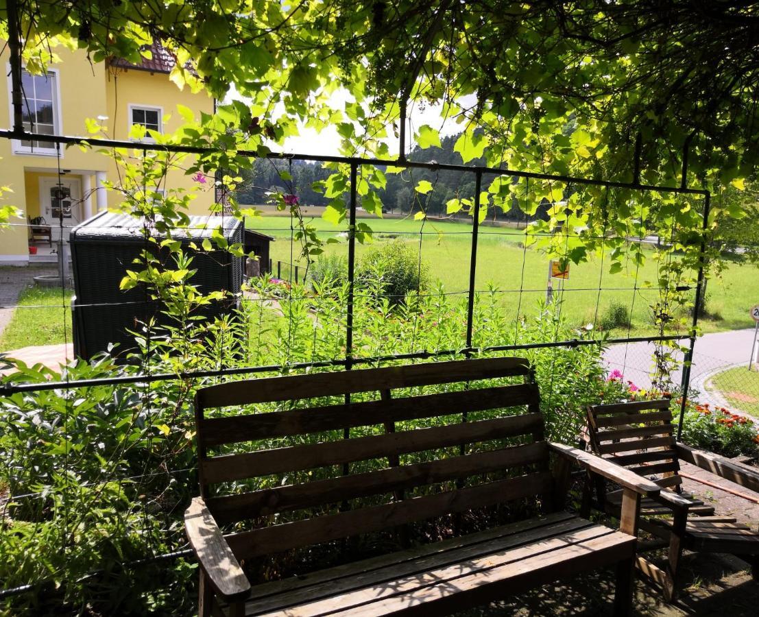 Ferienhaus Am Bach Mit Grossem Garten Deuerling Экстерьер фото